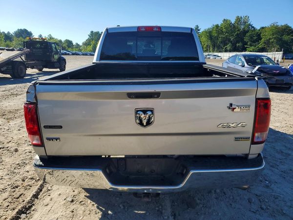 2013 RAM 1500 SLT QUAD CAB 4X4