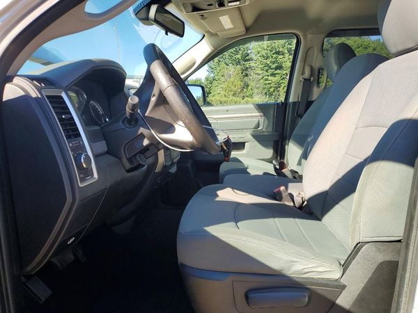 2013 RAM 1500 SLT QUAD CAB 4X4