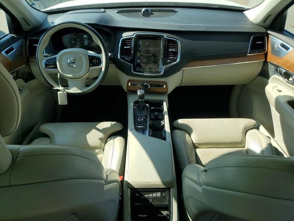 2016 VOLVO XC90
