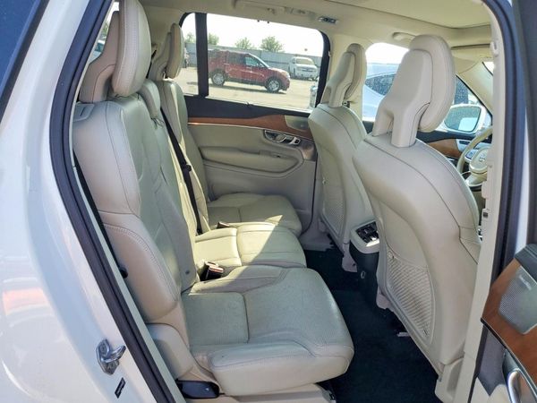 2016 VOLVO XC90