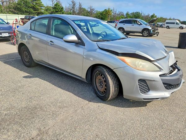 2013 MAZDA 3 SV/Base