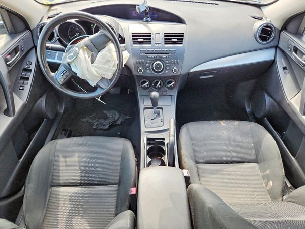 2013 MAZDA 3 SV/Base