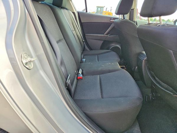 2013 MAZDA 3 SV/Base