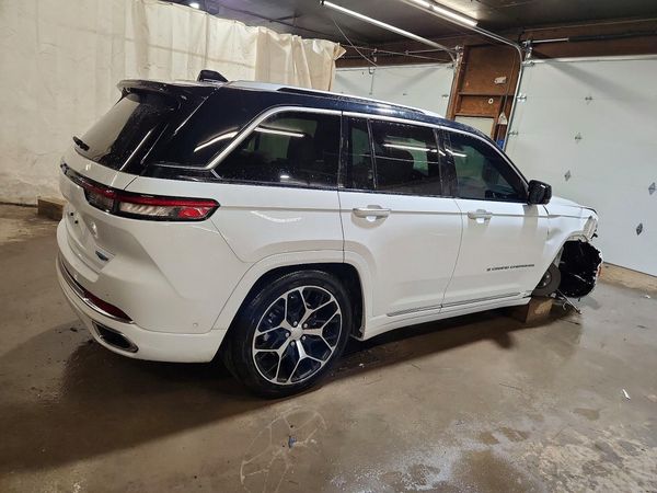 2022 JEEP CHEROKEE Summit 4XE — PSRA