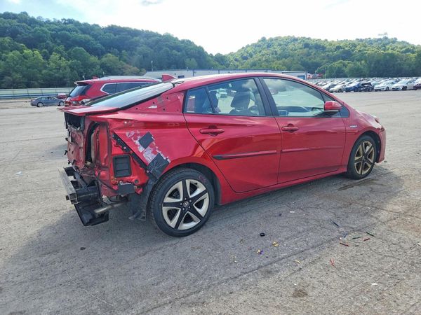 2016 TOYOTA PRIUS