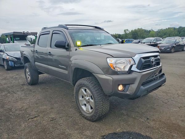 2015 TOYOTA TACOMA Delux Grade