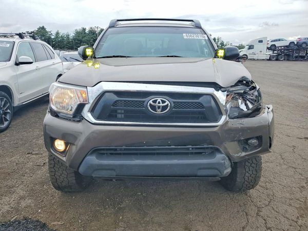 2015 TOYOTA TACOMA Delux Grade