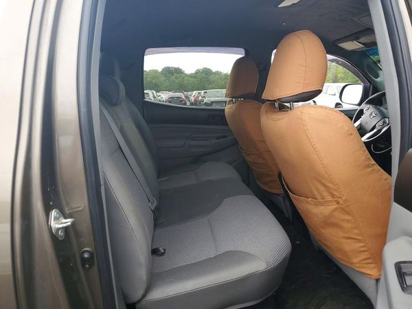 2015 TOYOTA TACOMA Delux Grade