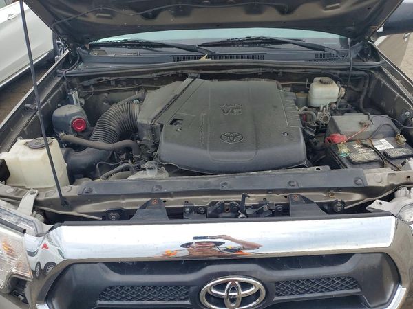 2015 TOYOTA TACOMA Delux Grade