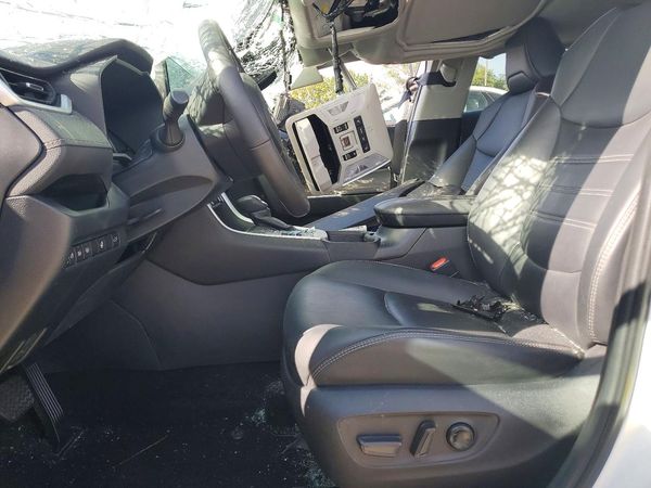 2024 TOYOTA RAV4 XLE Premium — DENT