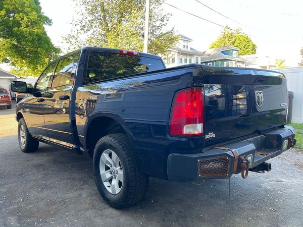 2013 RAM 1500 ST CREW CAB 4X4