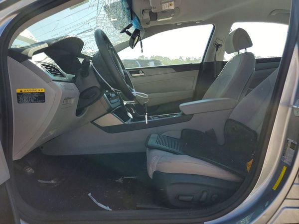 2015 HYUNDAI SONATA SE, ECO — DENT