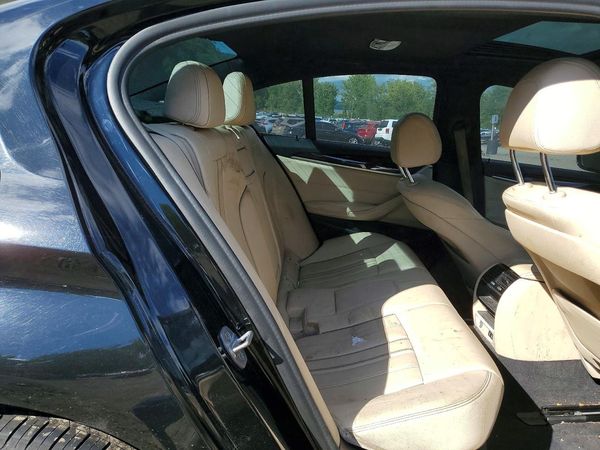 2020 BMW 530