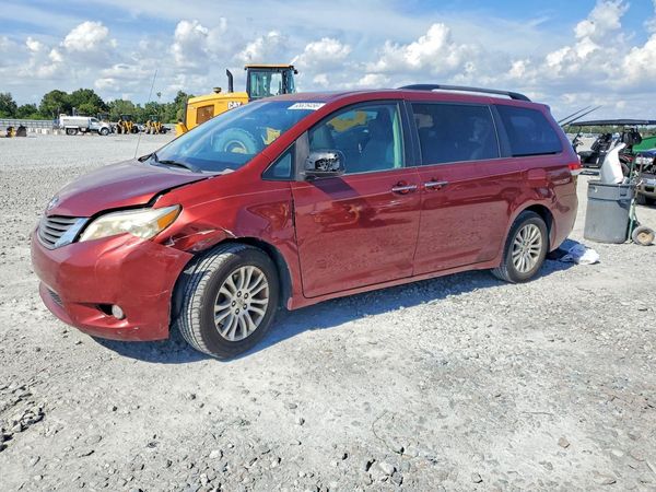 2012 TOYOTA SIENNA