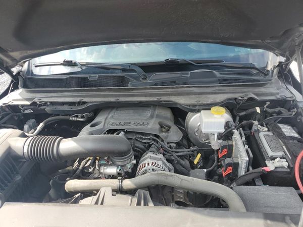2022 RAM 1500 Big Horn, Lone Star — Engine bay