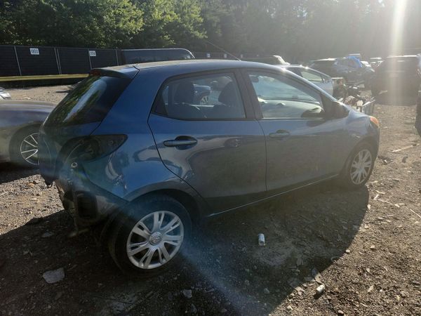2014 MAZDA MAZDA2 Sport/GX
