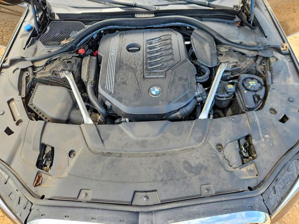 2022 BMW 740