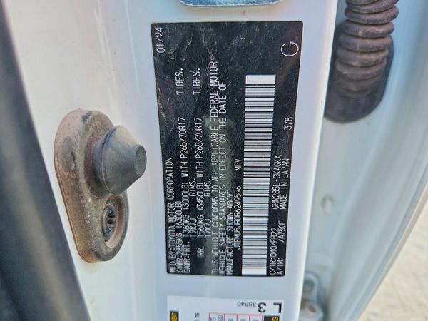 2024 TOYOTA 4RUNNER SR5