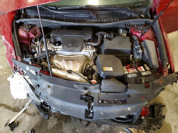 2016 TOYOTA CAMRY — Engine bay