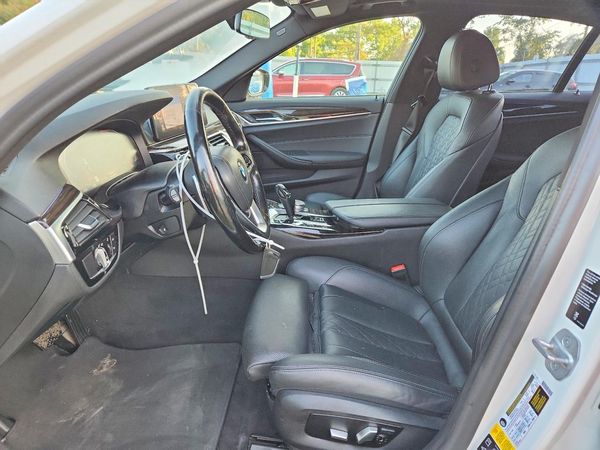 2021 BMW 530