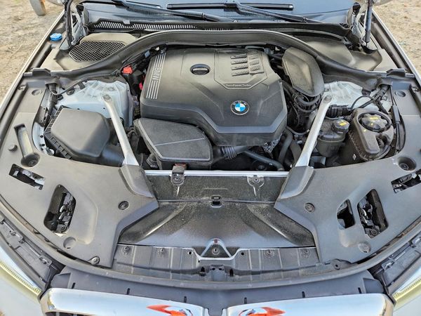2021 BMW 530