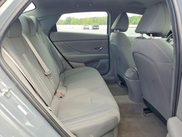 2022 HYUNDAI ELANTRA Blue