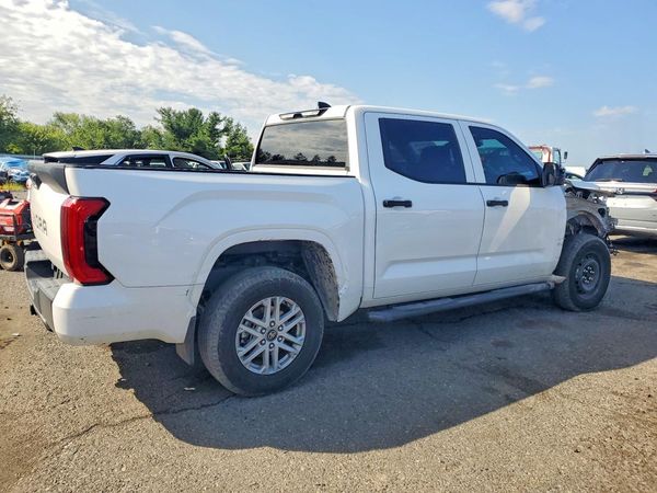 2026 TOYOTA TUNDRA SR