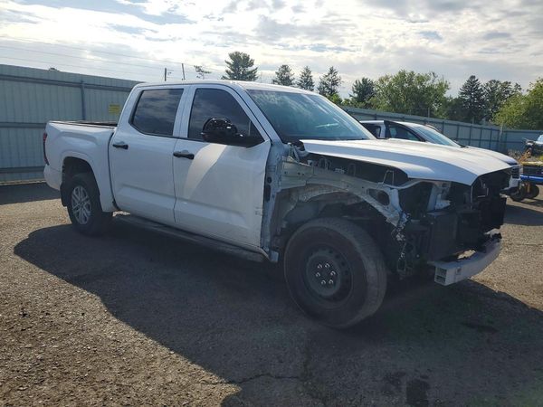 2026 TOYOTA TUNDRA SR