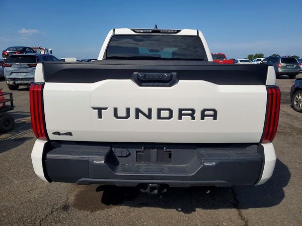 2026 TOYOTA TUNDRA SR