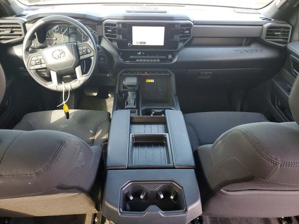 2026 TOYOTA TUNDRA SR