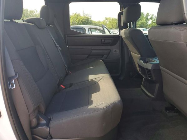 2026 TOYOTA TUNDRA SR