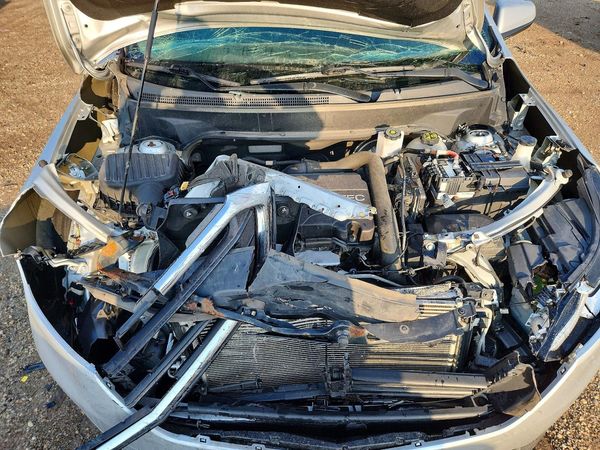 2018 CHEVROLET EQUINOX LT (1LT) — Engine bay
