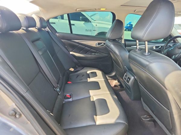 2017 INFINITI Q50