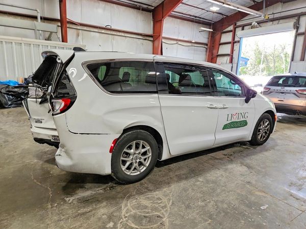 2025 CHRYSLER VOYAGER
