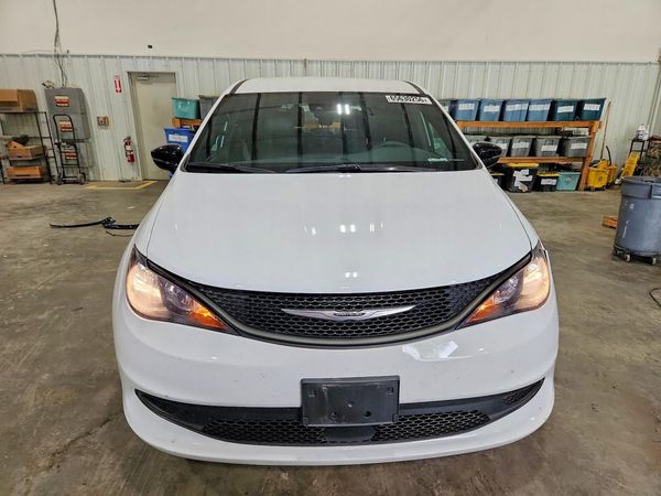 2025 CHRYSLER VOYAGER
