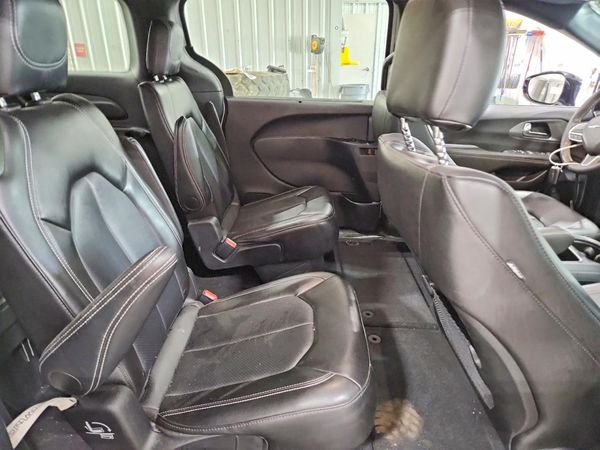 2025 CHRYSLER VOYAGER