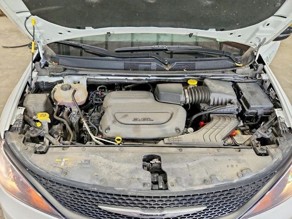 2025 CHRYSLER VOYAGER