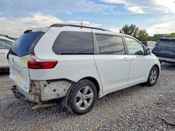 2017 TOYOTA SIENNA LE Mobility/LE