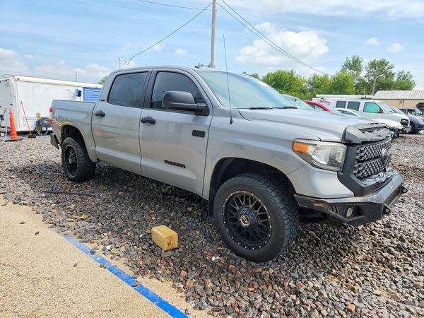 2018 TOYOTA TUNDRA SR5