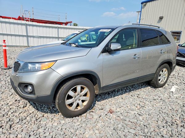 2013 KIA SORENTO Base / LX