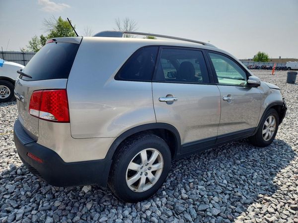 2013 KIA SORENTO Base / LX