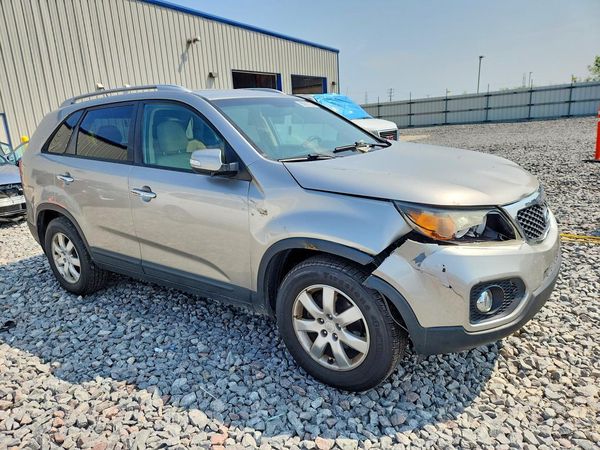 2013 KIA SORENTO Base / LX