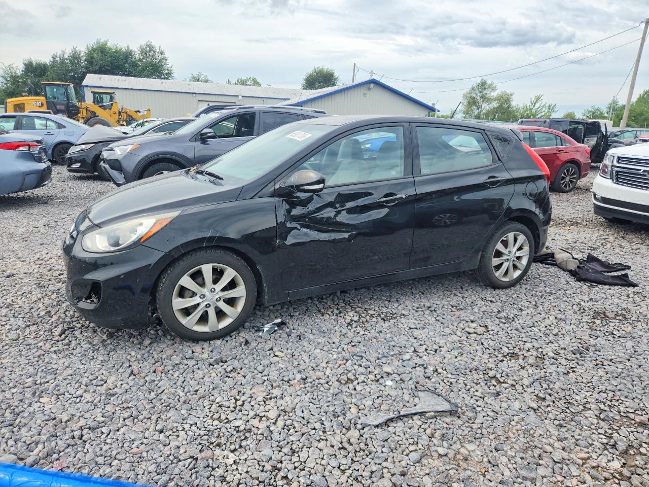 2013 HYUNDAI ACCENT GLS Premium/ SE — Front 3/4