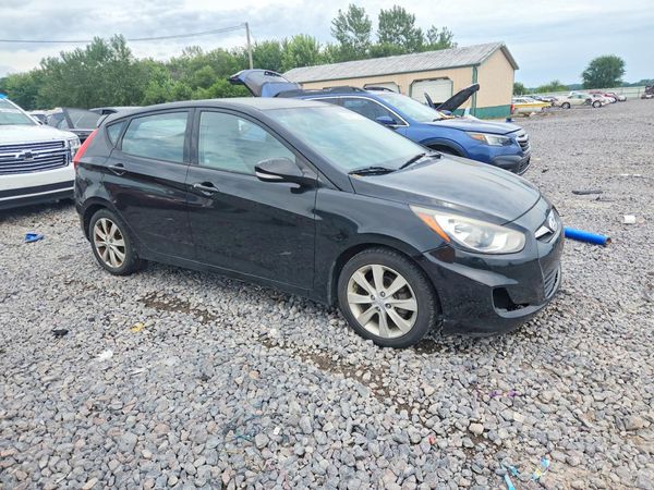2013 HYUNDAI ACCENT GLS Premium/ SE — Passenger 3/4