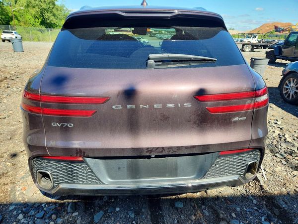 2022 GENESIS GV70