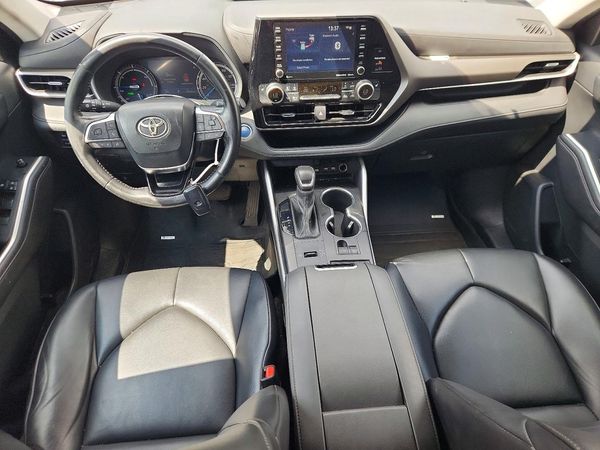 2020 TOYOTA HIGHLANDER