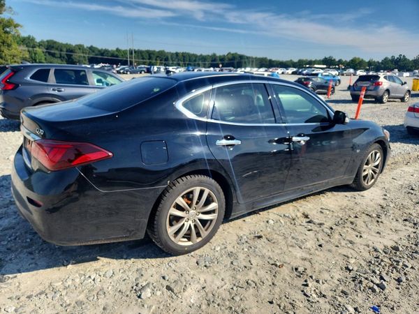 2015 INFINITI Q70