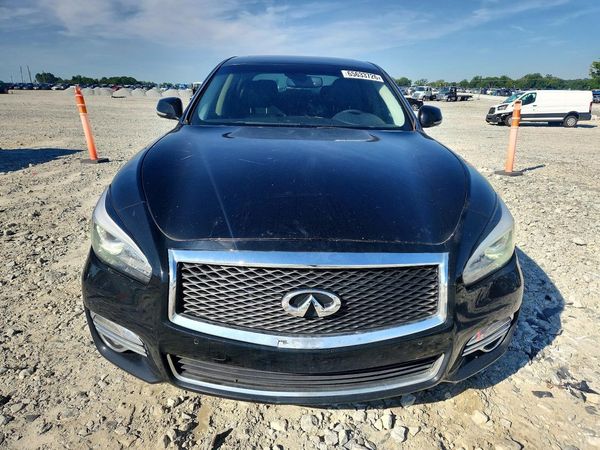 2015 INFINITI Q70