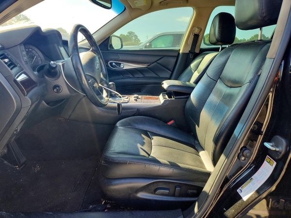 2015 INFINITI Q70