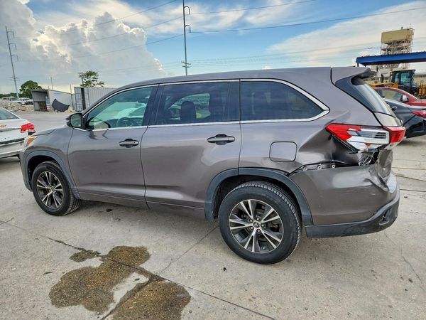 2018 TOYOTA HIGHLANDER LE/LE Plus